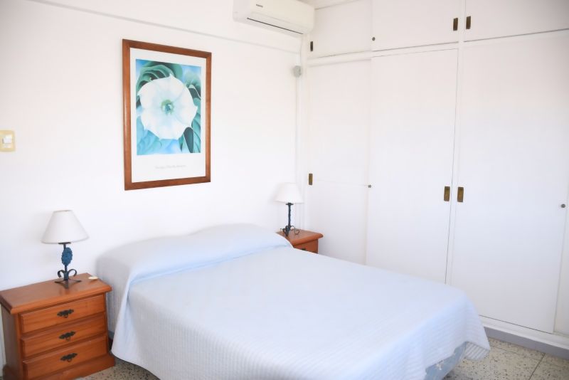 Alquilo apartamento en Punta del Este - e-mail: kikoliche@hotmail.com