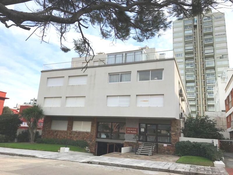 Alquilo apartamento en Punta del Este - e-mail: kikoliche@hotmail.com