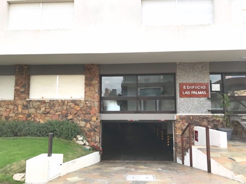 Alquilo apartamento en Punta del Este - e-mail: kikoliche@hotmail.com