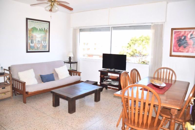 Alquilo apartamento en Punta del Este - e-mail: kikoliche@hotmail.com